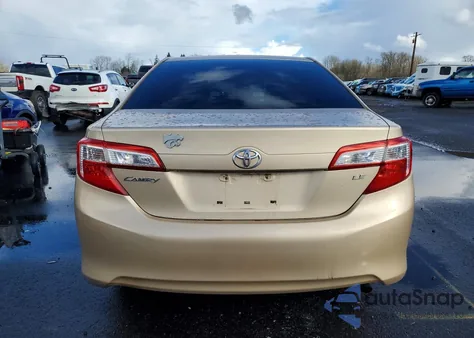 2012 Toyota Camry Base z USA, uszkodzony, nr VIN 4T1BF1FK7CU081948